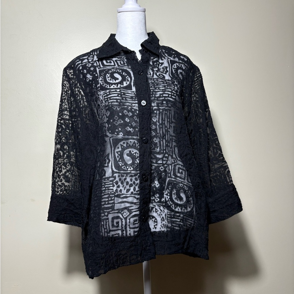 Ruby Rd. Black and White Patterned Top - Picture 5 of 5